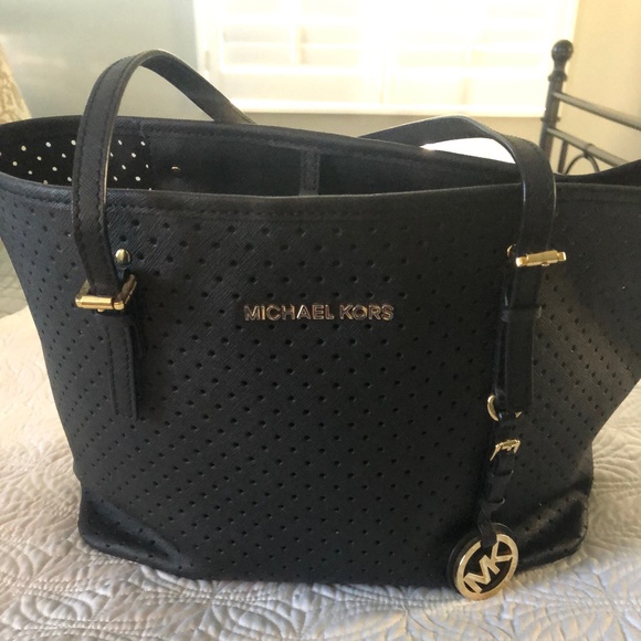Michael Kors purse - Picture 1 of 4